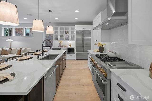 208 35th Avenue E, Seattle, WA 98112