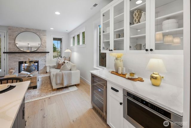 208 35th Avenue E, Seattle, WA 98112