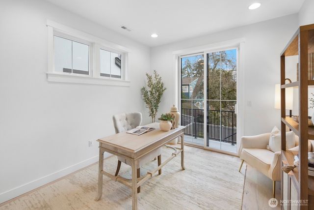 208 35th Avenue E, Seattle, WA 98112