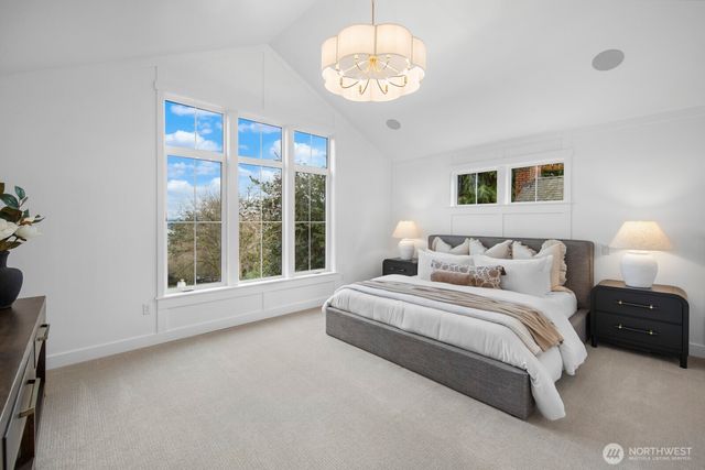 208 35th Avenue E, Seattle, WA 98112