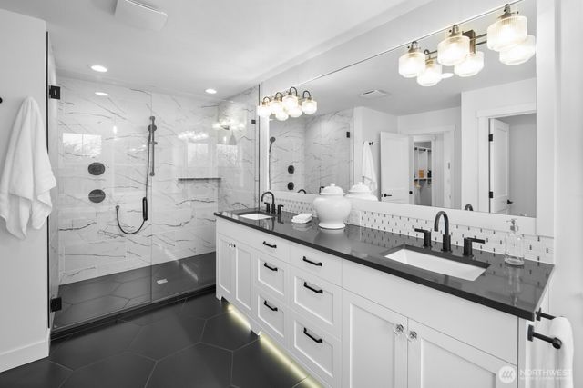 208 35th Avenue E, Seattle, WA 98112