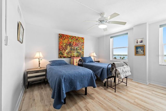 10355 PARADISE BOULEVARD 812, Treasure Island, FL 33706