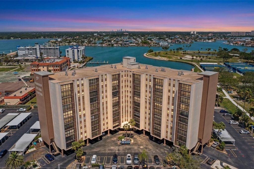 10355 PARADISE BOULEVARD 812, Treasure Island, FL 33706