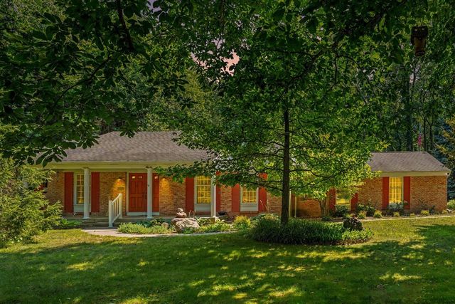 22727 Sunset Drive, Kalamazoo, MI 49009