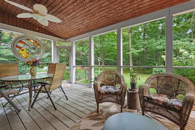 22727 Sunset Drive, Kalamazoo, MI 49009