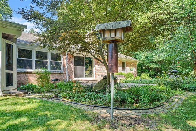 22727 Sunset Drive, Kalamazoo, MI 49009