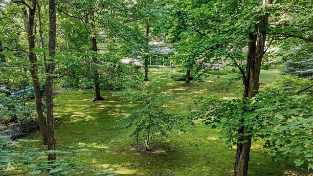 22727 Sunset Drive, Kalamazoo, MI 49009