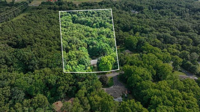 22727 Sunset Drive, Kalamazoo, MI 49009