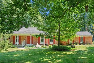 22727 Sunset Drive, Kalamazoo, MI 49009