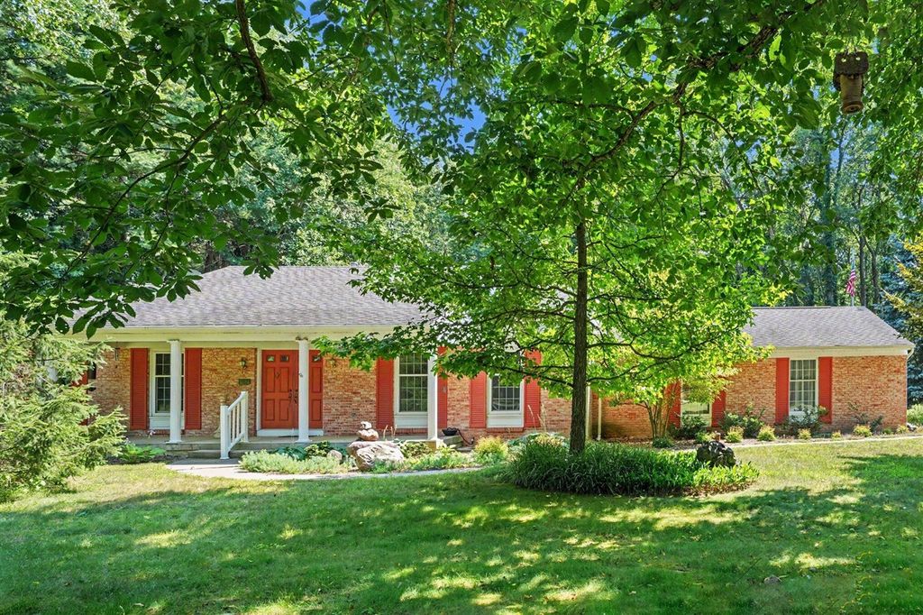 22727 Sunset Drive, Kalamazoo, MI 49009