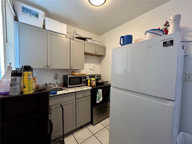 2013 Washington Ave, Opa-locka, FL 33054