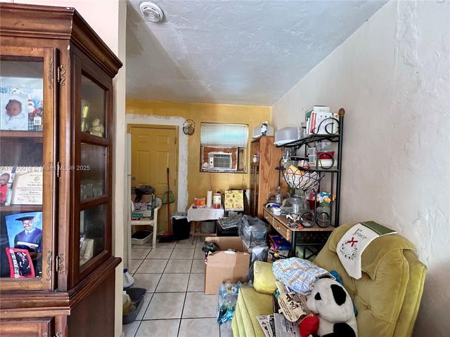 2013 Washington Ave, Opa-locka, FL 33054