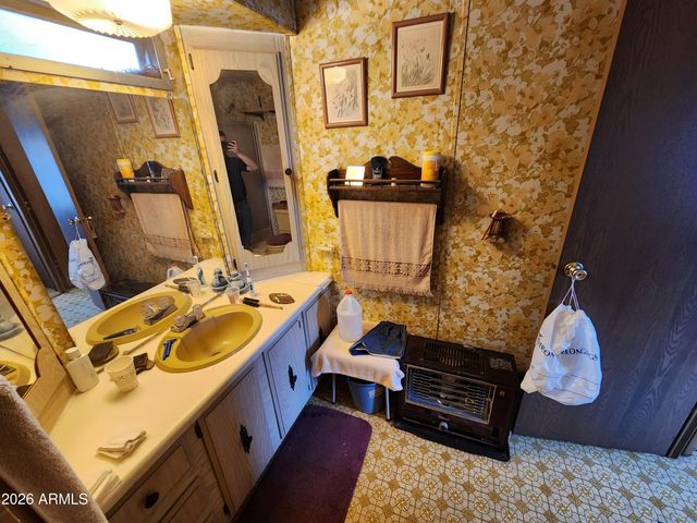 2400 W ROGERS Loop, Show Low, AZ 85901