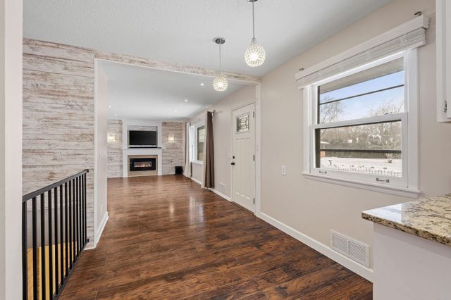 101 W 93rd Street, Bloomington, MN 55420