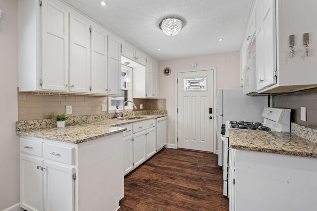 101 W 93rd Street, Bloomington, MN 55420