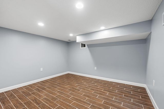 101 W 93rd Street, Bloomington, MN 55420