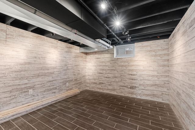 101 W 93rd Street, Bloomington, MN 55420