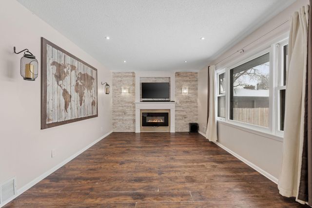 101 W 93rd Street, Bloomington, MN 55420