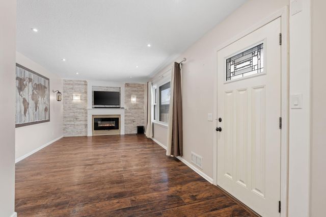 101 W 93rd Street, Bloomington, MN 55420