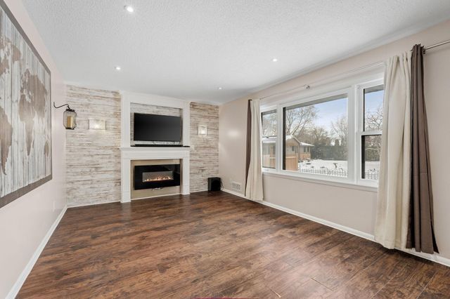 101 W 93rd Street, Bloomington, MN 55420