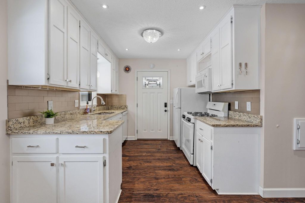 101 W 93rd Street, Bloomington, MN 55420