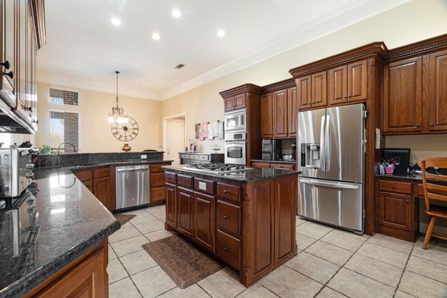 3655 Darnell Dr, Paris, TX 75462