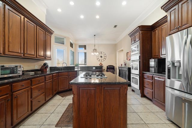 3655 Darnell Dr, Paris, TX 75462