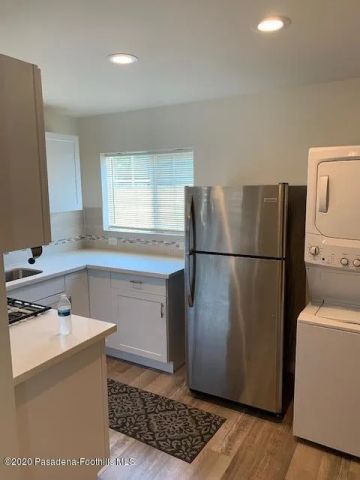 10528 Langmuir Avenue, Sunland, CA 91040