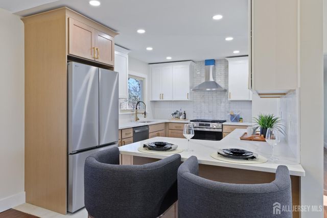 17 Wellington Road, East Brunswick, NJ 08816