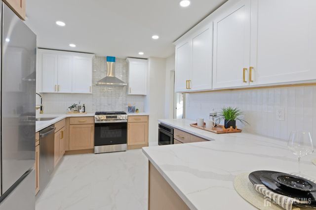 17 Wellington Road, East Brunswick, NJ 08816