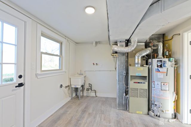 17 Wellington Road, East Brunswick, NJ 08816