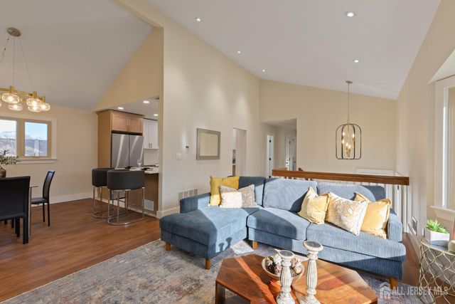 17 Wellington Road, East Brunswick, NJ 08816