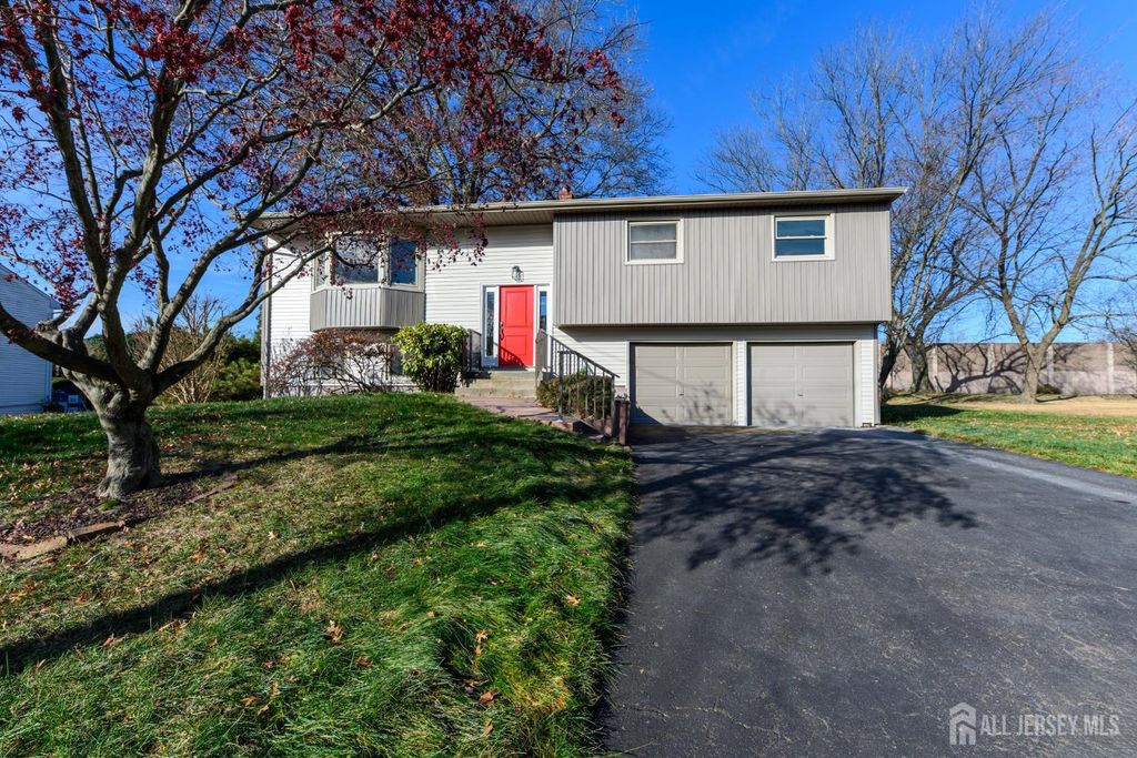 17 Wellington Road, East Brunswick, NJ 08816