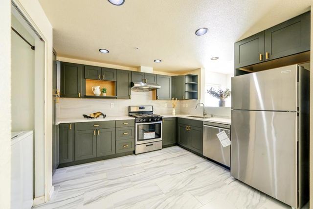 103 Stoneridge Lane 2210, San Francisco, CA 94134