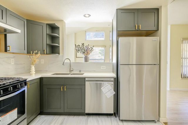 103 Stoneridge Lane 2210, San Francisco, CA 94134