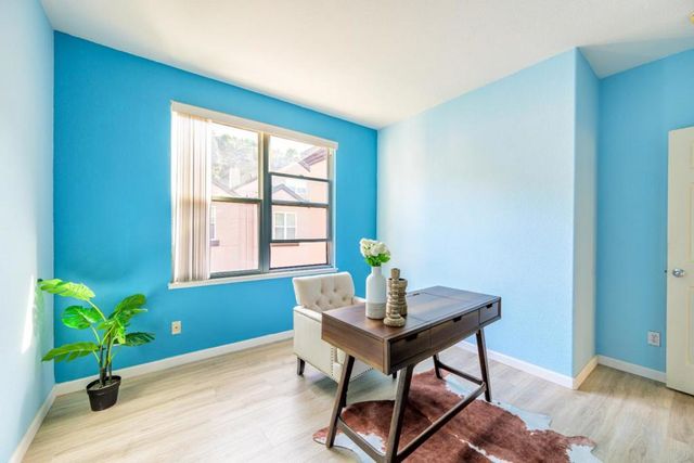 103 Stoneridge Lane 2210, San Francisco, CA 94134