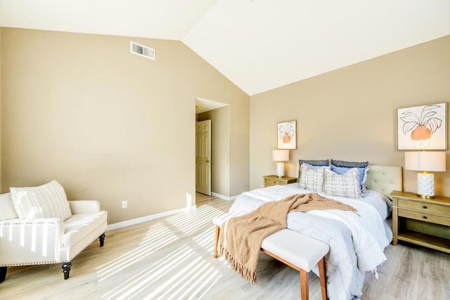 103 Stoneridge Lane 2210, San Francisco, CA 94134