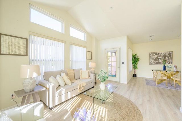 103 Stoneridge Lane 2210, San Francisco, CA 94134