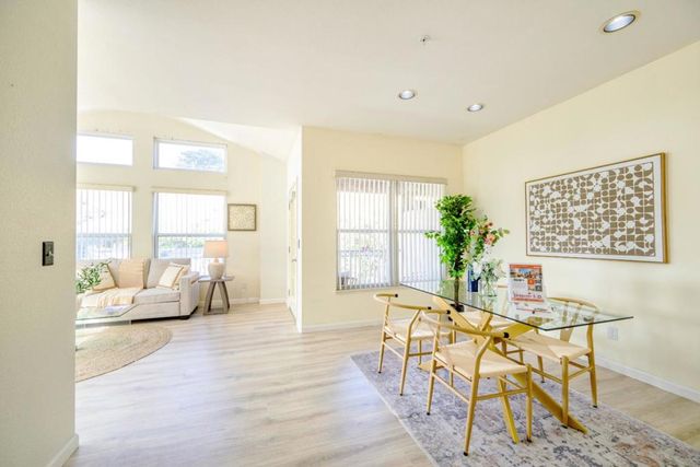 103 Stoneridge Lane 2210, San Francisco, CA 94134