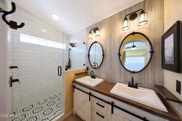 4102 S GOLDFINCH Drive, Gilbert, AZ 85297