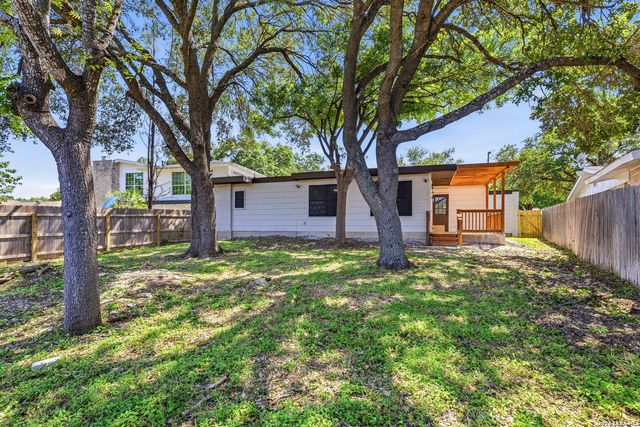 10806 LANDS RUN ST, San Antonio, TX 78230