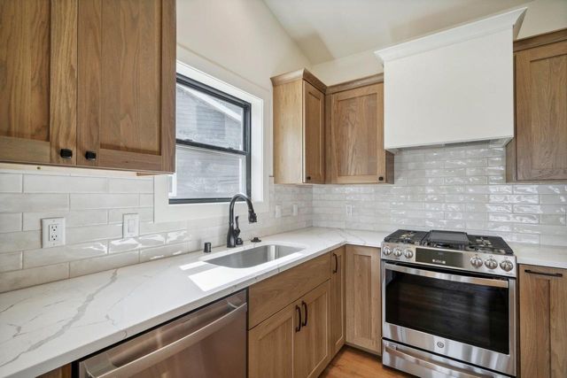 6487 Ridge View Way, Deforest, WI 53532