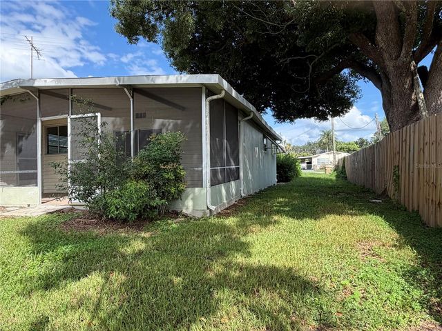 26139 ROSE LANE, Astatula, FL 34705