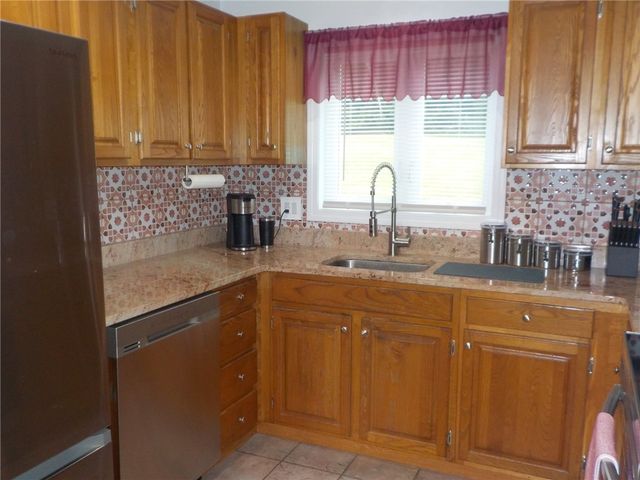 9 Fairway Lane 9, Blackstone, MA 01504