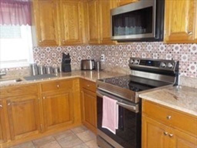 9 Fairway Lane 9, Blackstone, MA 01504