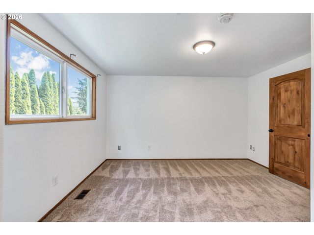 8025 Sw SCHILLER Rd, Portland, OR 97225