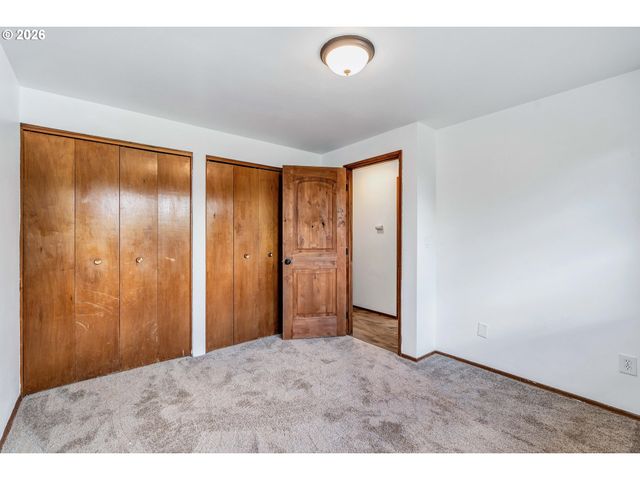 8025 Sw SCHILLER Rd, Portland, OR 97225
