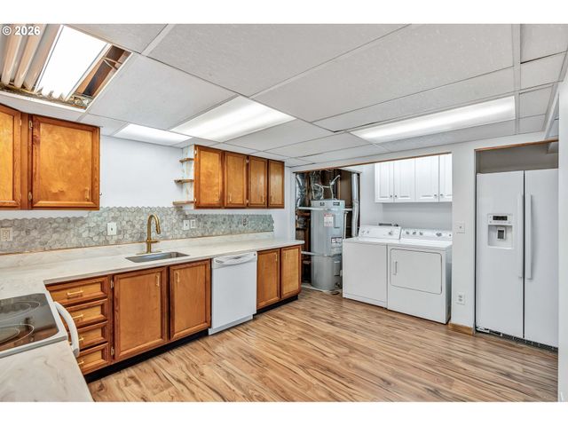 8025 Sw SCHILLER Rd, Portland, OR 97225