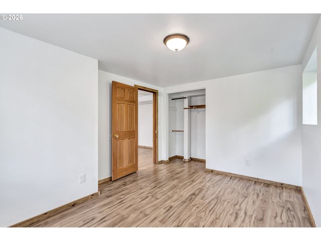 8025 Sw SCHILLER Rd, Portland, OR 97225