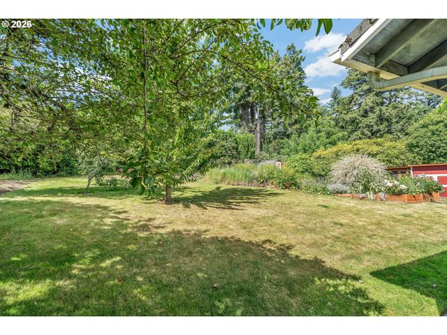 8025 Sw SCHILLER Rd, Portland, OR 97225
